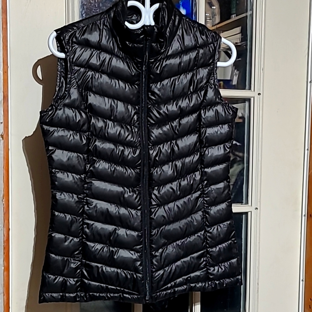 Sleeveless puffy light weigth vest